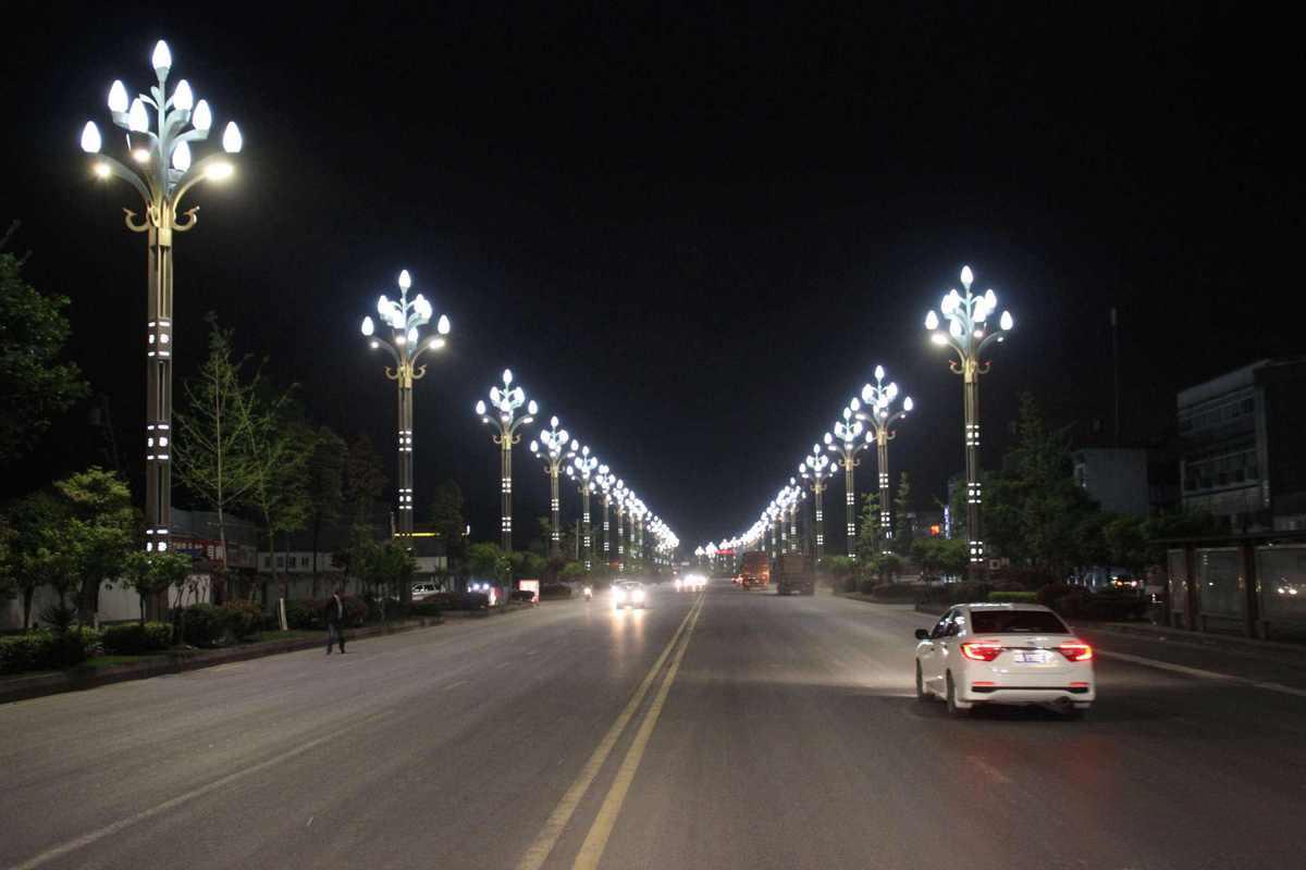 AI边缘计算盒子+智能路灯控制管理系统：重塑城市基础设施的智慧革命(图1)