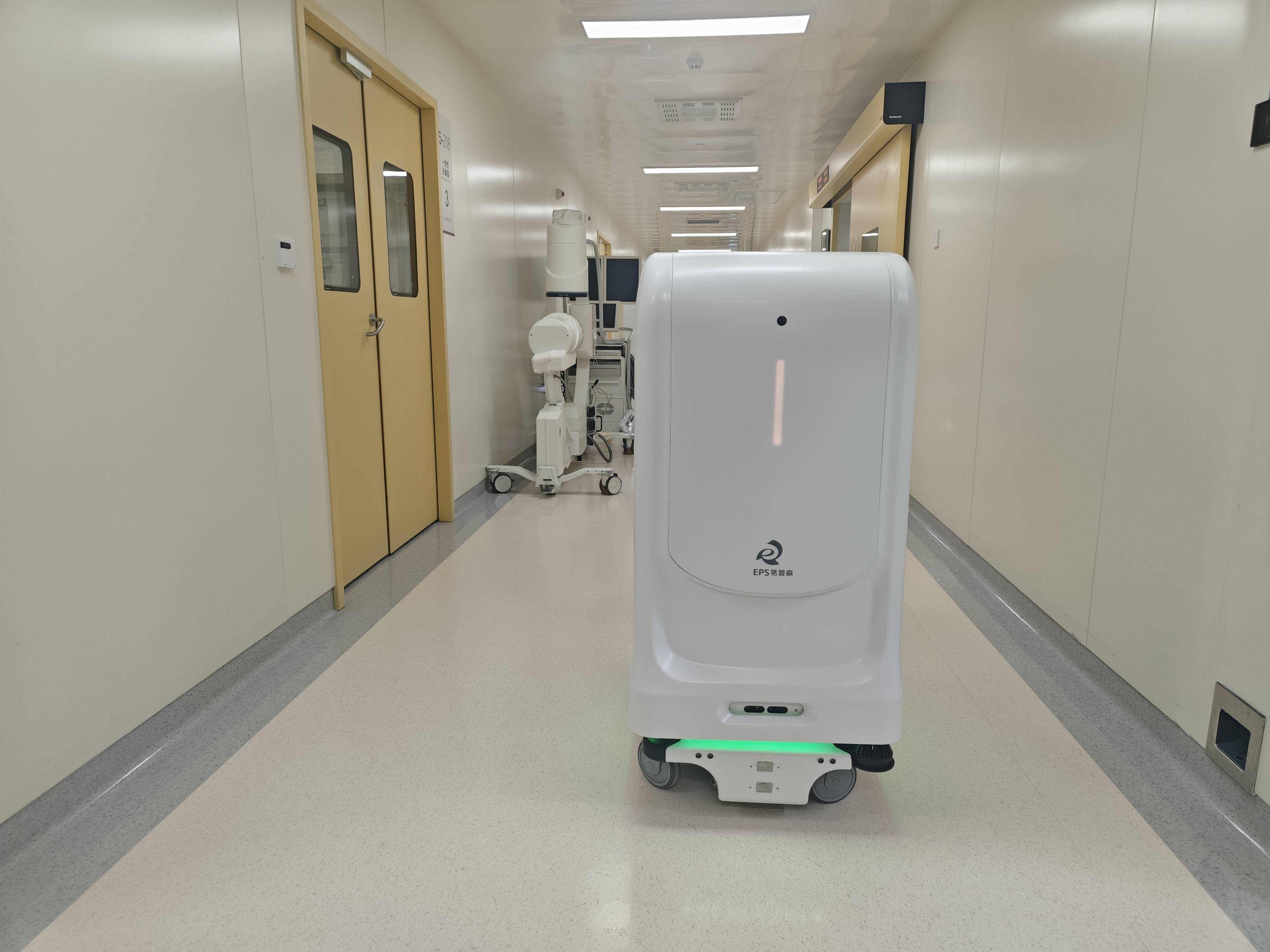 毫秒级响应+隐私保护:医疗物流机器人背后,AI边缘盒子的三大核心能力拆解(图1)