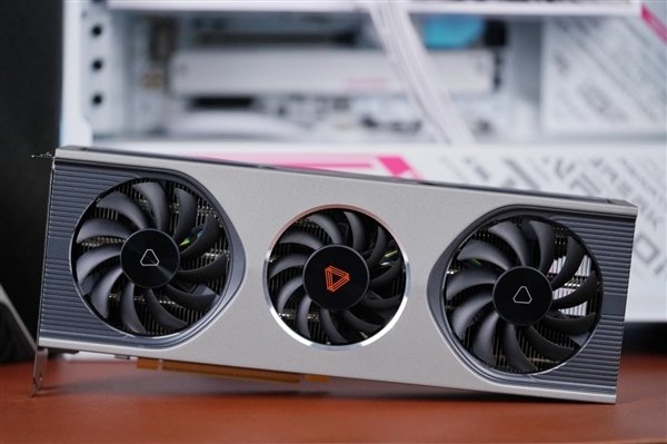 从"进口依赖"到"自主可控":2025年国产智算卡生态突围战全景解析(图3)