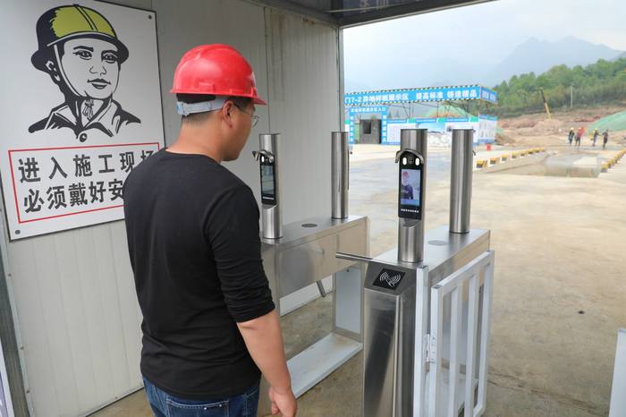 AI边缘计算爆发，人脸识别边缘盒让"数据不出设备"成为现实(图1)