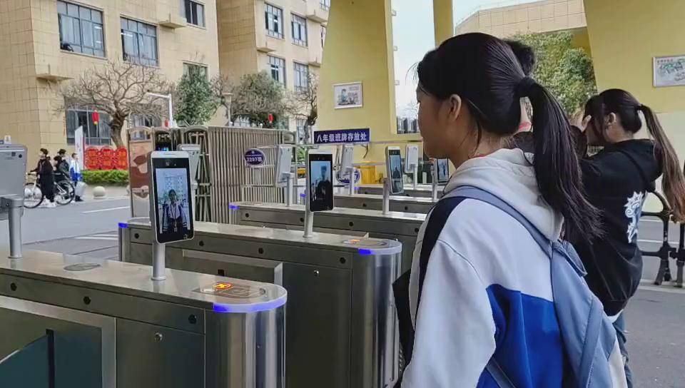 刷脸通行+个性图谱!智慧校园算法让"一人一案"教学成为现实(图1)