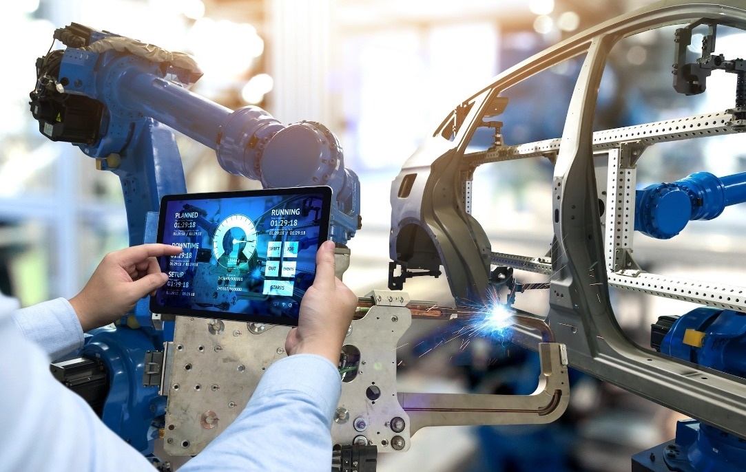 从实验室到生产线:万物纵横 DA320S 让百亿参数大模型 "开箱即用"(图2)