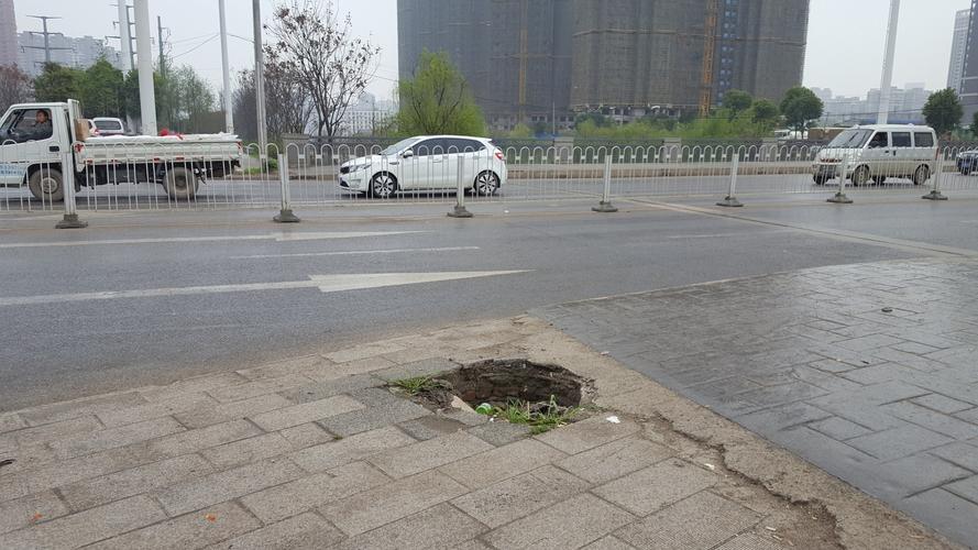 井盖遗失成 "马路杀手"？国内主流边缘计算盒子实现15ms异常预警(图2)