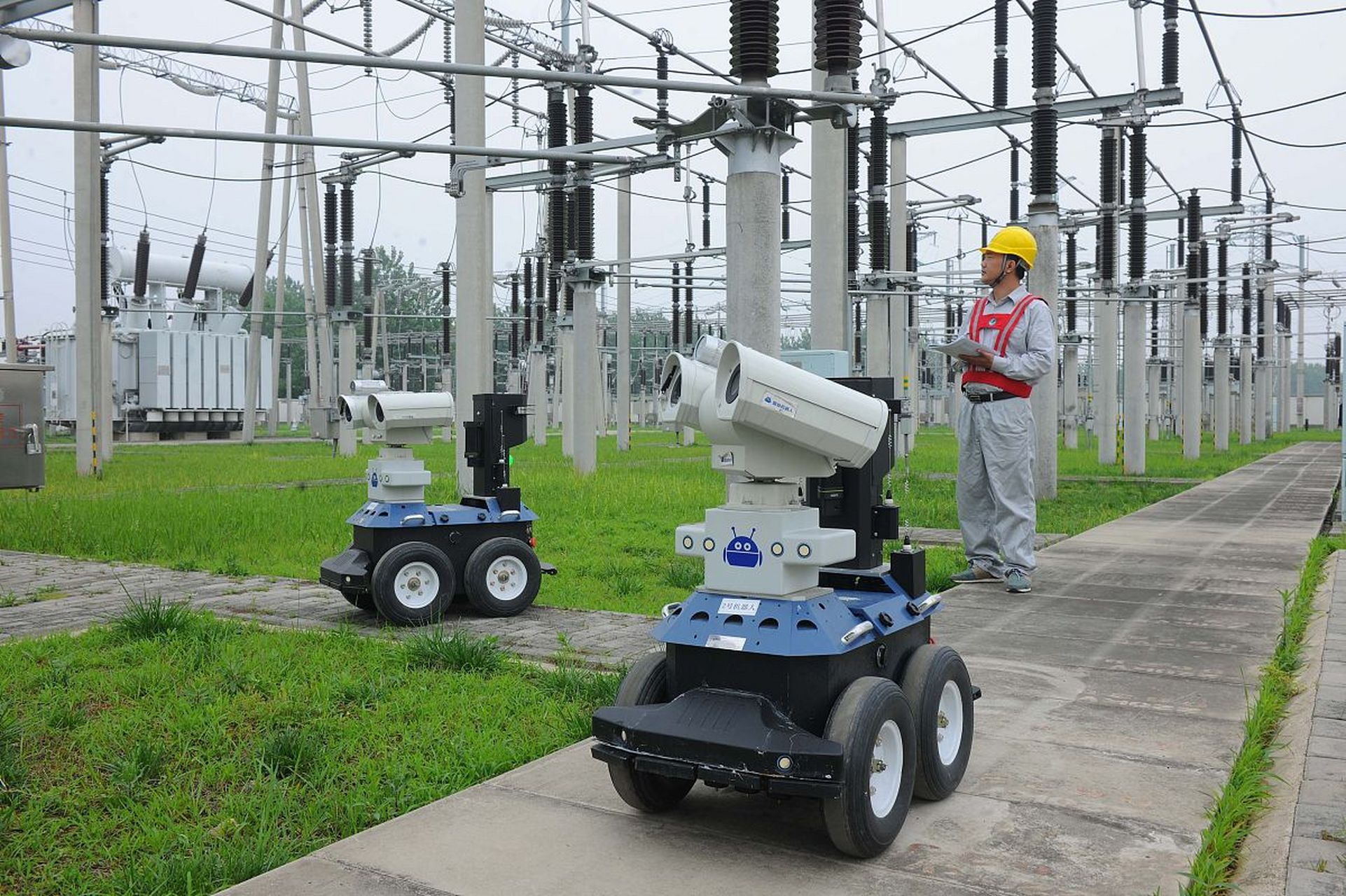 城市治理有“芯”方案！BM1684X芯片AI分析盒子，让安全监测、智能巡检更高效