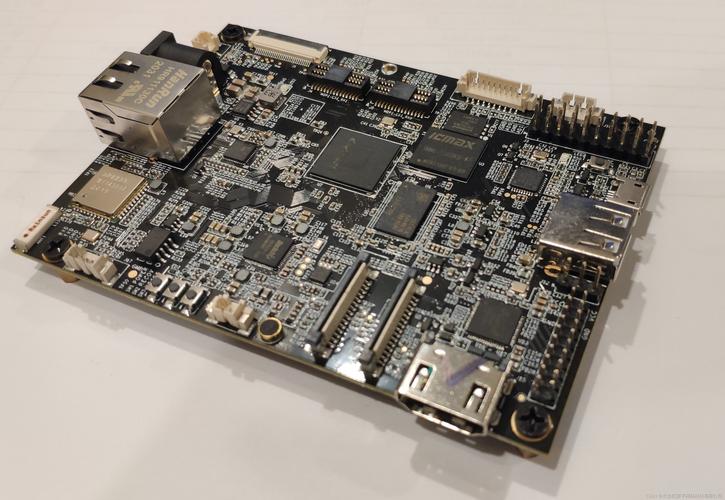 边缘AI推理热潮来袭!RV1126B芯片AI分析盒子凭3Tops算力领跑终端智能(图1)