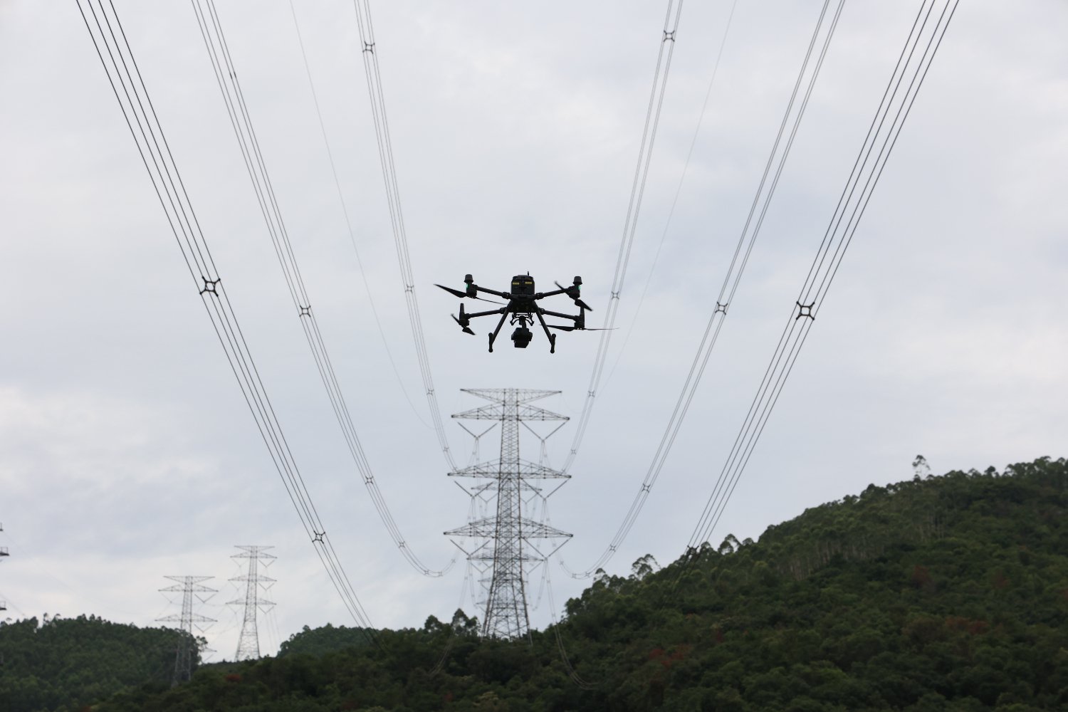 2025年低空经济爆发,边缘计算盒子对接无人机赛道迎89亿市场(图2)