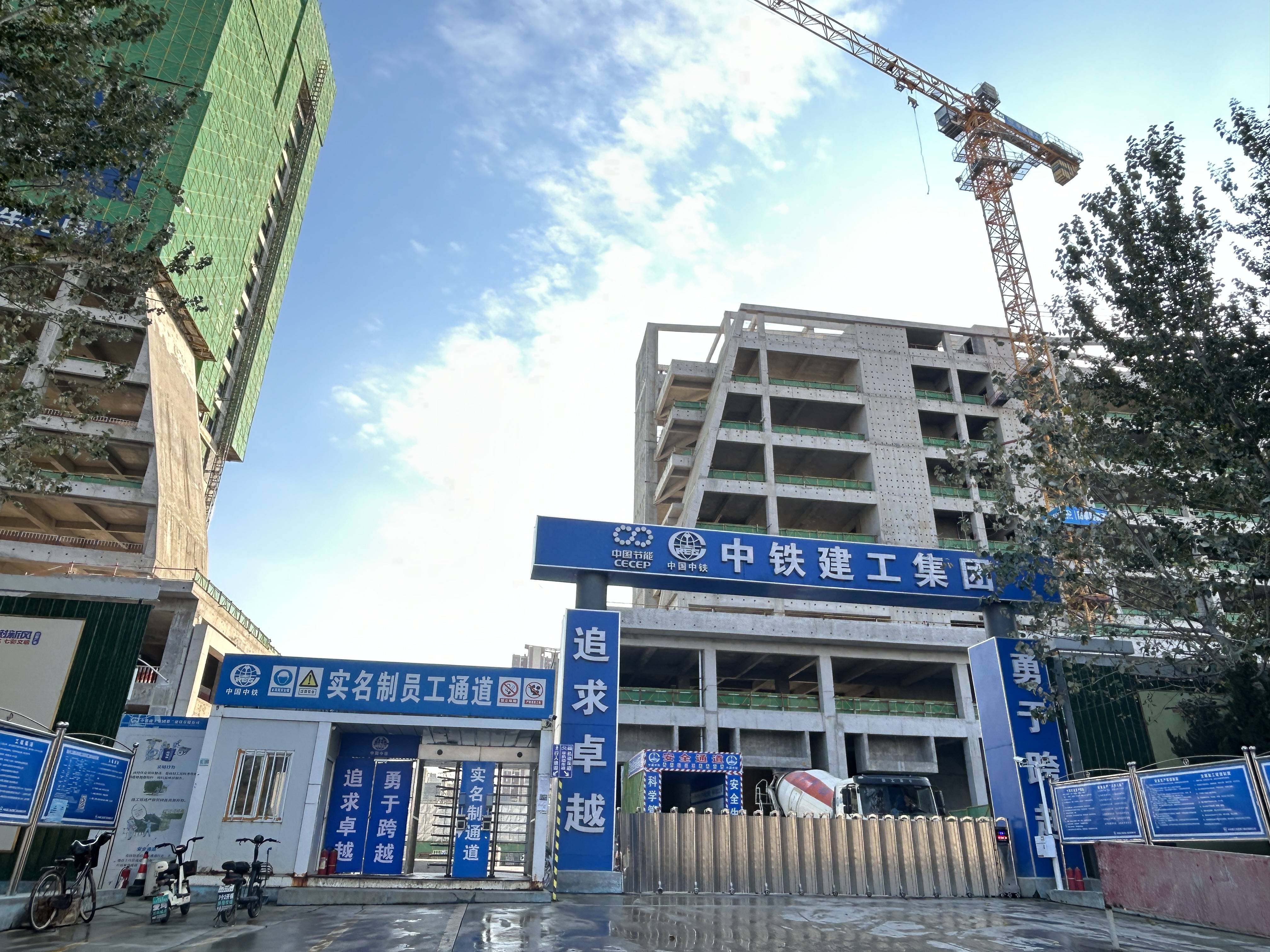 工厂/加油站/工地全覆盖！ai 算法边缘盒子守护安全生产