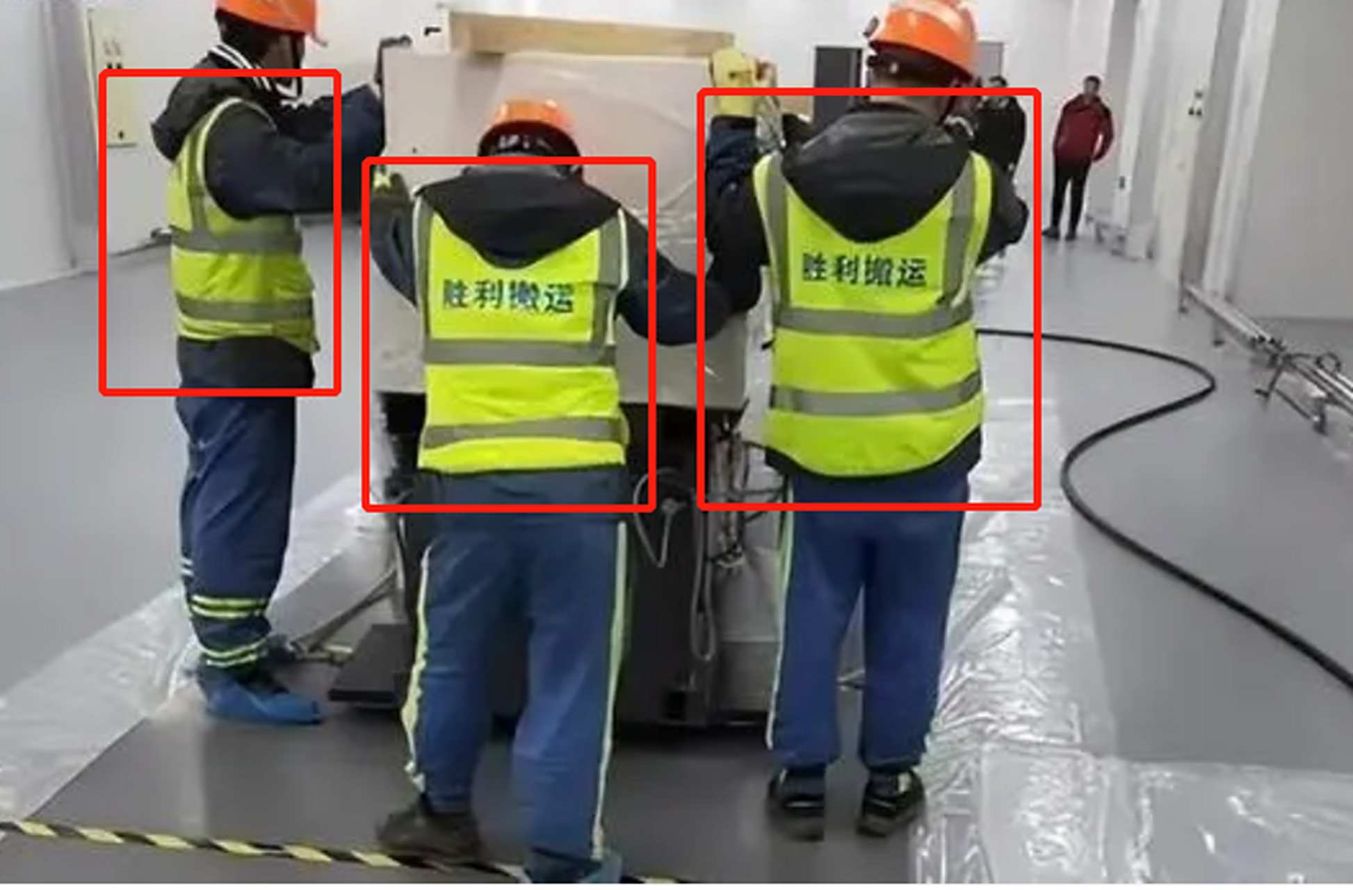 反光衣识别 AI算法:多模态融合,夜间/强光精准检测(图1)