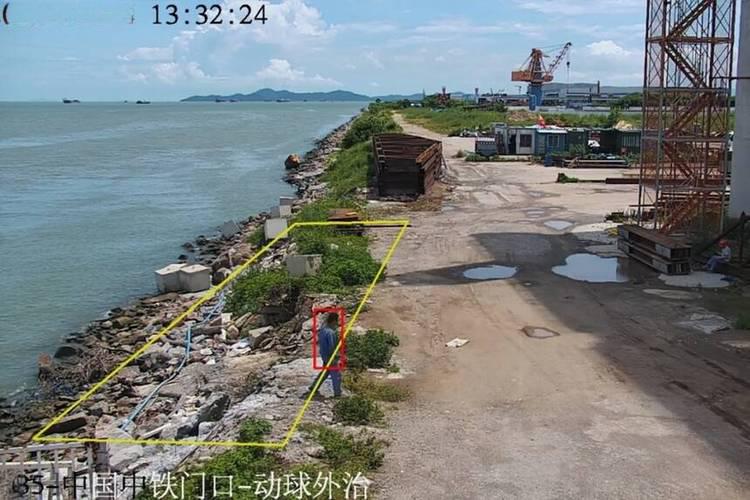 误报率直降90%｜区域入侵AI算法选型与部署全攻略(图1)