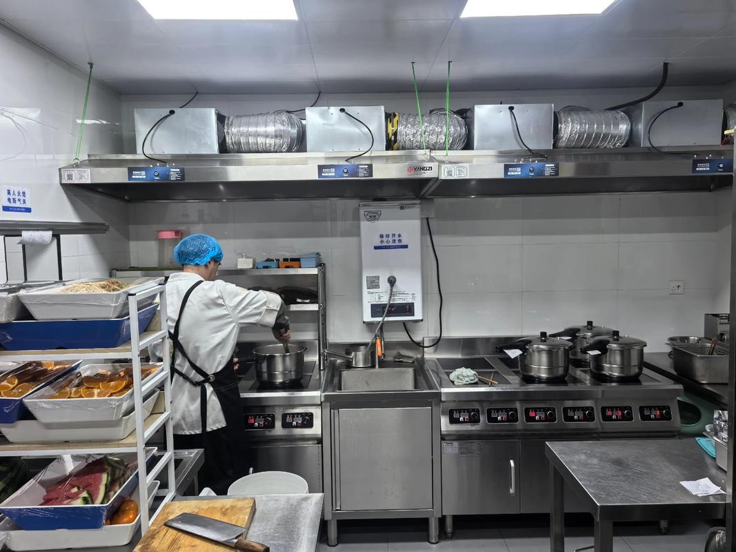 餐饮明厨亮灶新规落地,连锁餐饮批量部署算法边缘盒子(图1)